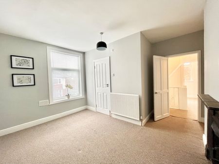3 Bed End Terrace, Plus An Extra Room, LS12 - Photo 3