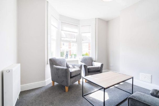 4 bedroom terraced house to rent - Photo 1