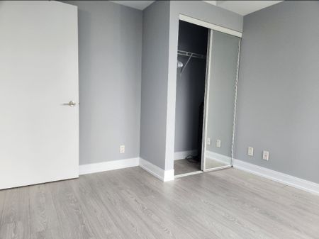 One bedroom condo Toronto - Photo 5