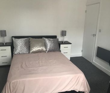 2 bedroom terraced house to rent - Photo 6