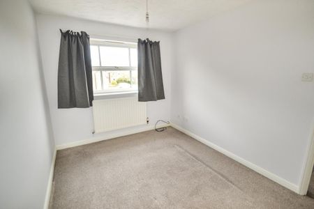 3 bedroom end of terrace house to rent - Photo 3