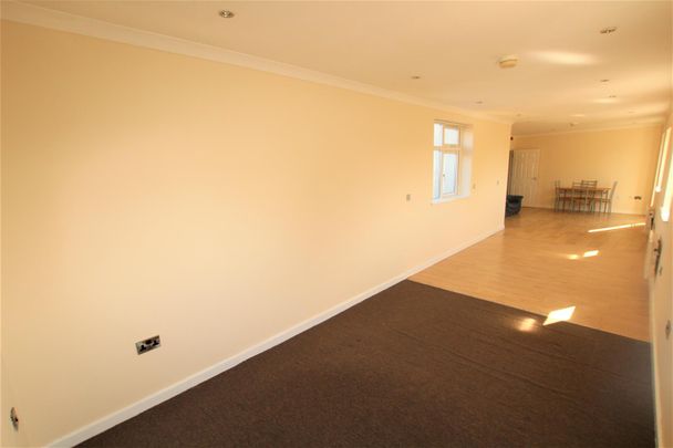 Western Road - Photo 1