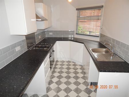 High Trees Close, Redditch - Photo 3