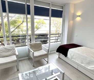 3 Bedroom Apartment For Rent in Puerto Banús, Málaga - Photo 1