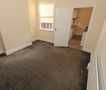 Terraced House to rent on - Photo 2