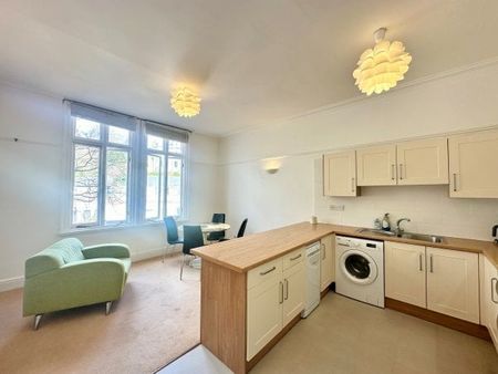 Peveril Drive, Nottingham, NG7 - Photo 2