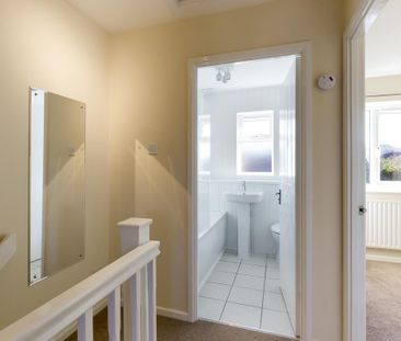 2 bedroom end of terrace house to rent - Photo 4