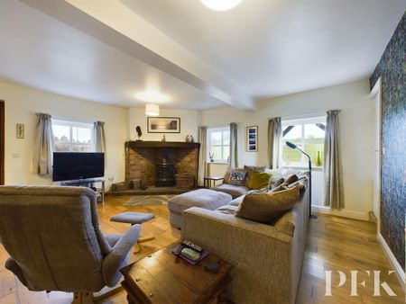 2 bedroom semi-detached house to rent - Photo 2