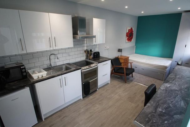 Studio to rent - Photo 1