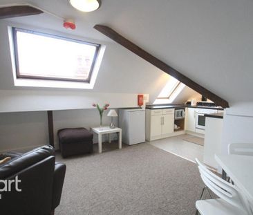 2 bedroom flat to rent - Photo 2