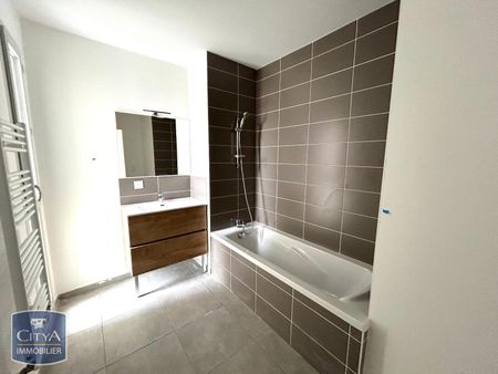 Location Appartement 3 pièces 62m² ST ETIENNE 42000 - Photo 3