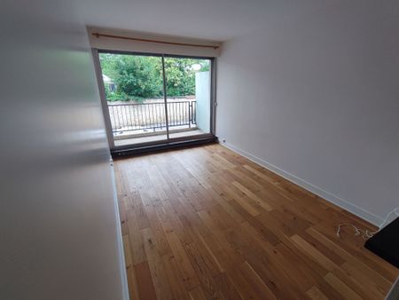 Très Beau Studio en parfait état avec ascenseur et parking - Photo 3