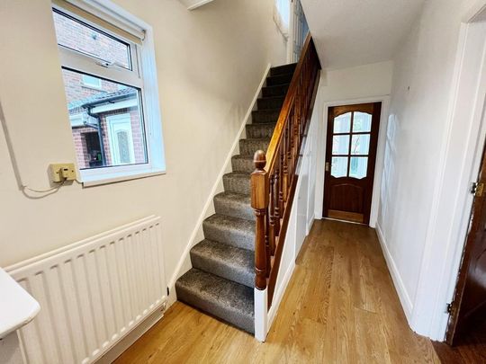 3 bedroom semi-detached house to rent - Photo 1