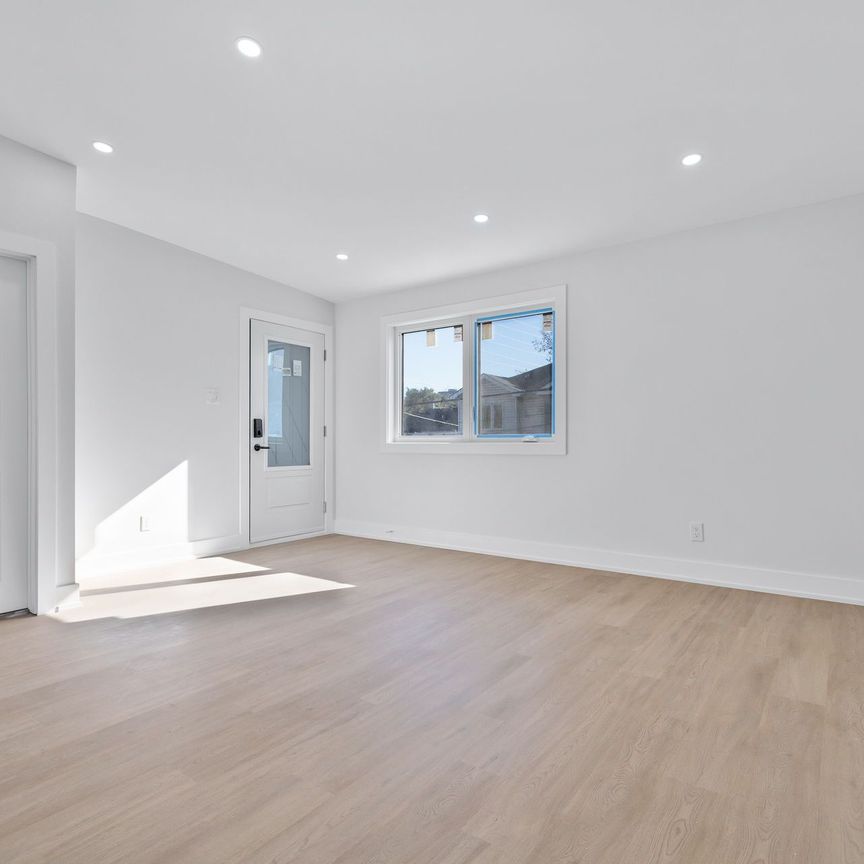 For Lease - 598 Kirkwood Avenue Unit# 1, Westboro - Hampton Park, Ontario - Photo 1