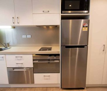Superb Soho One Bedroom Furnished Apartment - Photo 3