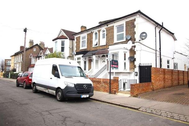 Fernham Road, Thornton Heath, CR7 - Photo 1