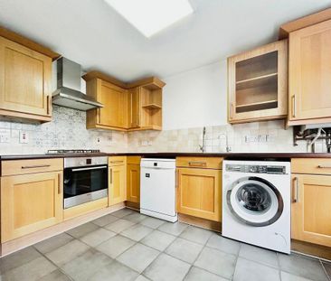 3 bedroom end of terrace house to rent - Photo 1