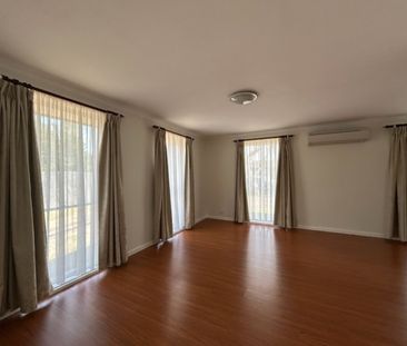 Family Home in Quiet Court - Photo 5