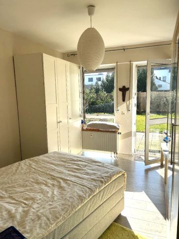 Ideal für eine Einzelperson! Pfiffige 2-Zimmer-Wohnung mit Terrasse und eigenem Garten - Photo 2