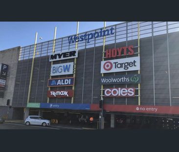 STUNNING 1 BED APARTMENT IN HEART OF CBD - Photo 4