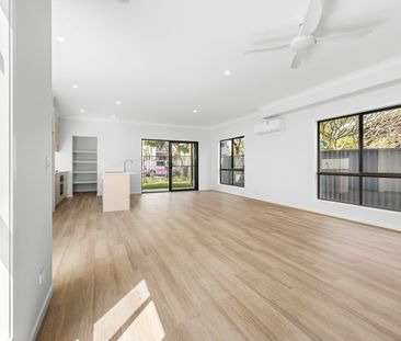 BRAND NEW 4 BEDROOM TOWNHOUSE - Photo 4