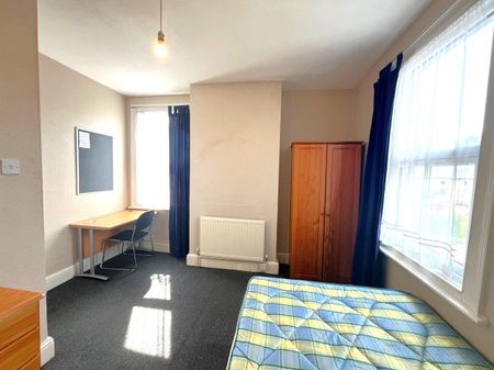 Bishop Road, Bristol - Photo 2