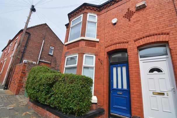2 bedroom end of terrace house to rent - Photo 1