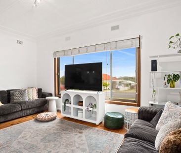 8 Carinmoney Avenue, Warilla. - Photo 4