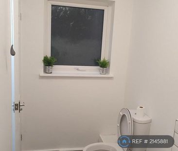 3 bedroom end of terrace house to rent - Photo 1
