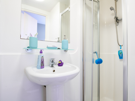 1 bedroom private hall to rent - Photo 3