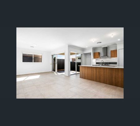 19 Peartree Circuit, Werrington, NSW 2747 - Photo 5