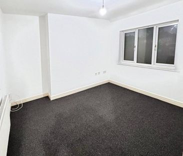 4 bedroom semi-detached house to rent - Photo 5