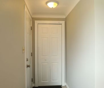 For Lease - 24 Flower Street, St. Catharines, Ontario - Photo 6