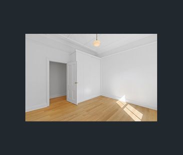 Cozy 2-Bedroom Home in Vibrant Leichhardt - Photo 2