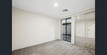 Spacious 3x2 Family Home in Prime Baldivis Location – Plus Theatre/4th Bedroom! - Photo 3