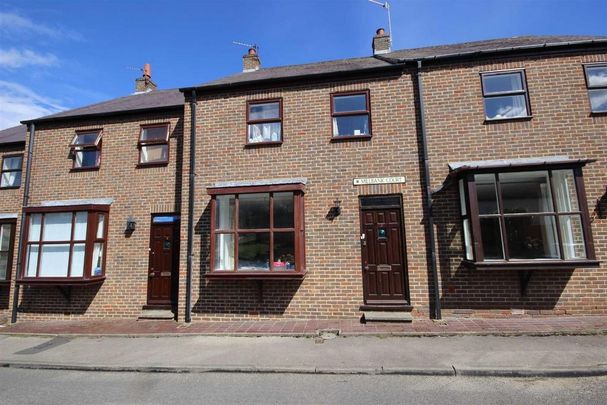 4 bedroom private hall to rent - Photo 1