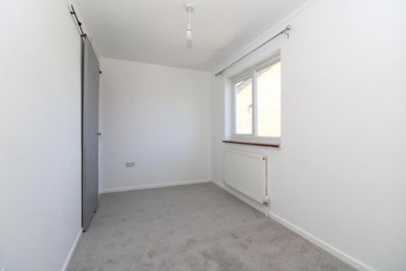 3 bedroom end of terrace house to rent - Photo 5