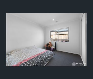 Modern Family Living in a Prime Officer Location - Photo 4