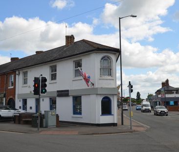 3 bedroom flat to rent - Photo 2