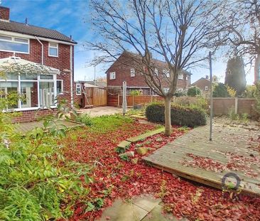 3 bedroom end of terrace house to rent - Photo 3