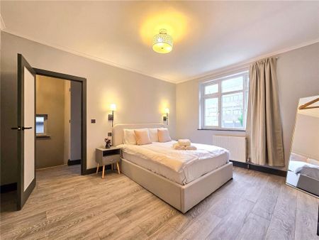 4 bedroom semi-detached house to rent - Photo 3