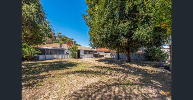 Charming Home in Super Central Mandurah Location - Photo 1