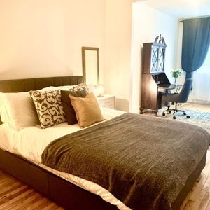 7 1/2 - Montréal (Côte-des-Neiges) - 2 500 $/mois - Photo 2