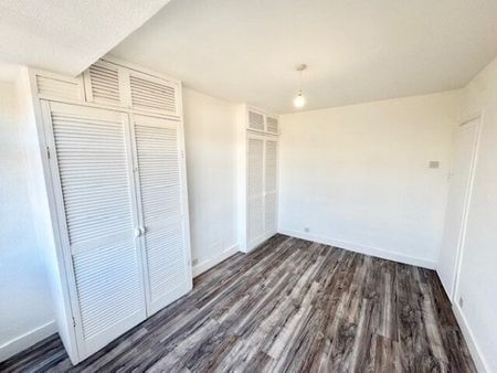 Dorrington Gardens, Hornchurch, RM12 4HX, Property for rent - Photo 2