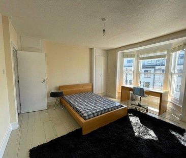 3 bedroom flat to rent - Photo 4