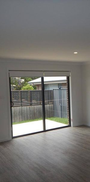 3 BEDROOM TOWNHOUSE - Photo 1