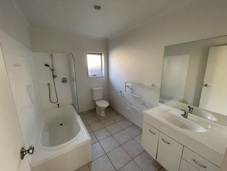 Property Management35 Chesterfield Way, Orewa - House for Rent - Photo 2
