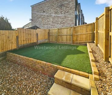 3 bedroom end of terrace house to rent - Photo 1