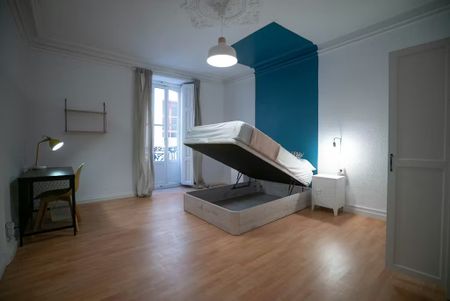 Carrer de lAlmudí, Valencia, Valencian Community 46003 - Photo 2