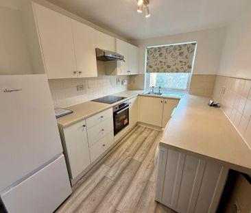 2 Bedroom Apartment HOMEOW - Photo 3